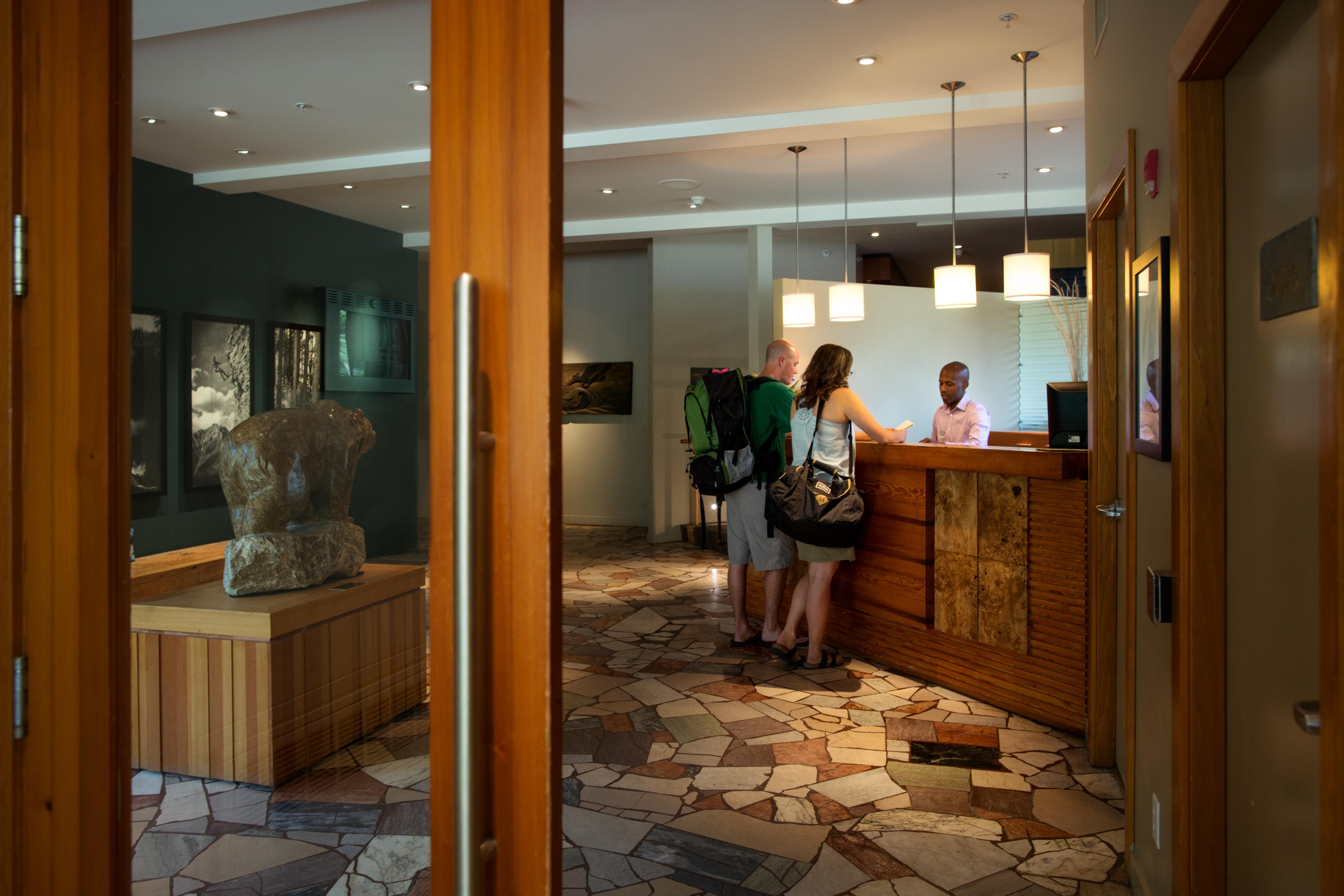The Juniper Hotel & Bistro Banff Exterior photo