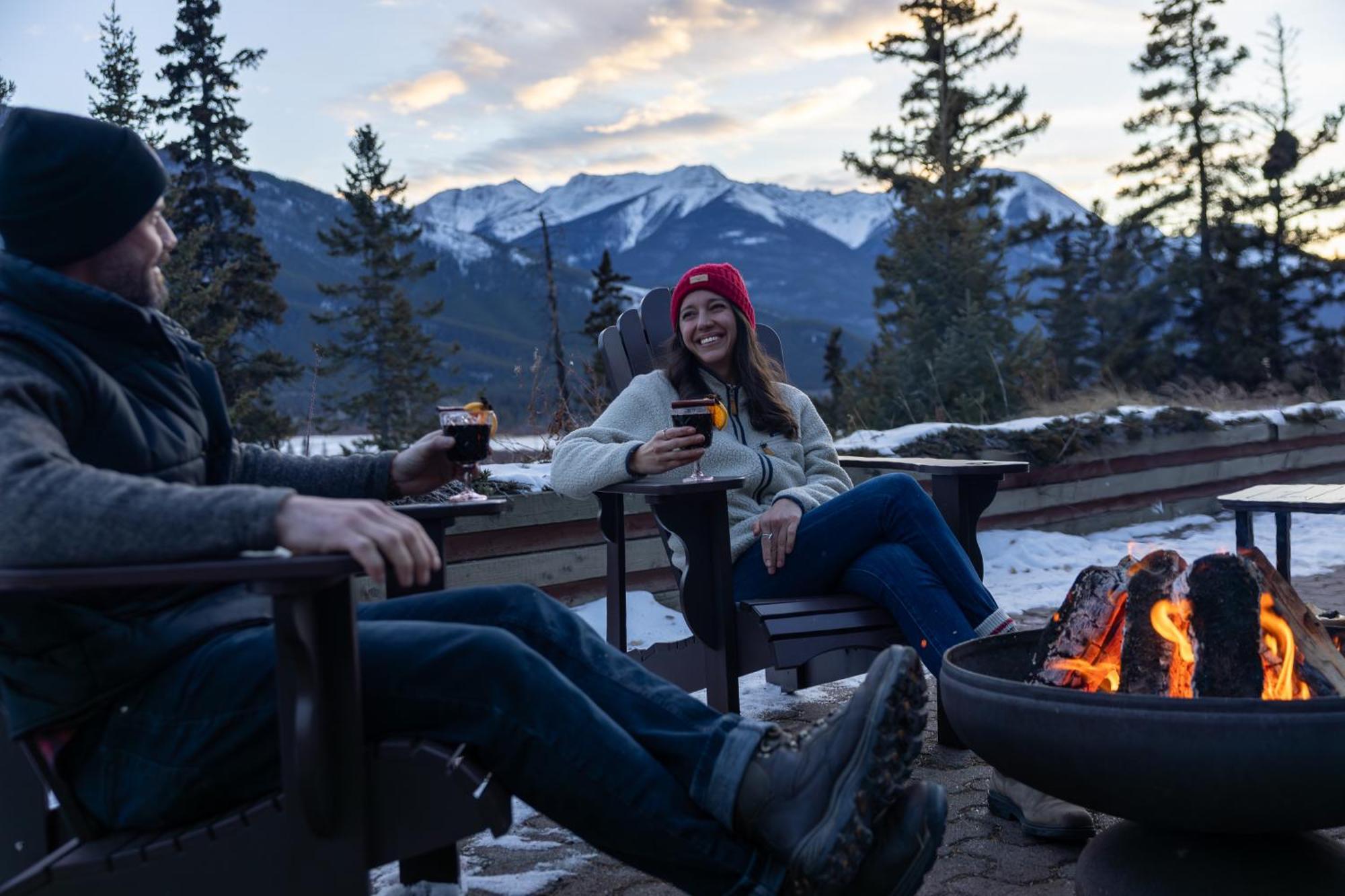 The Juniper Hotel & Bistro Banff Exterior photo
