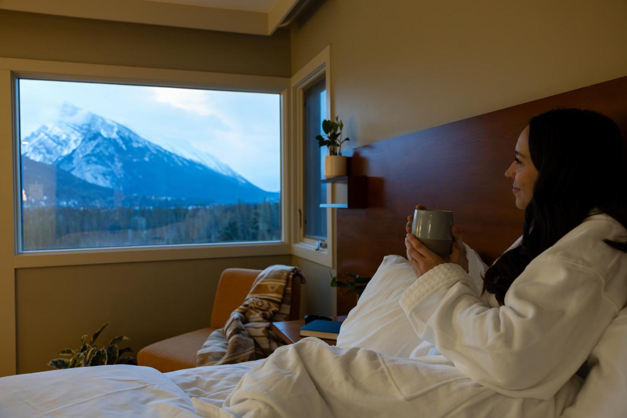 The Juniper Hotel & Bistro Banff Exterior photo