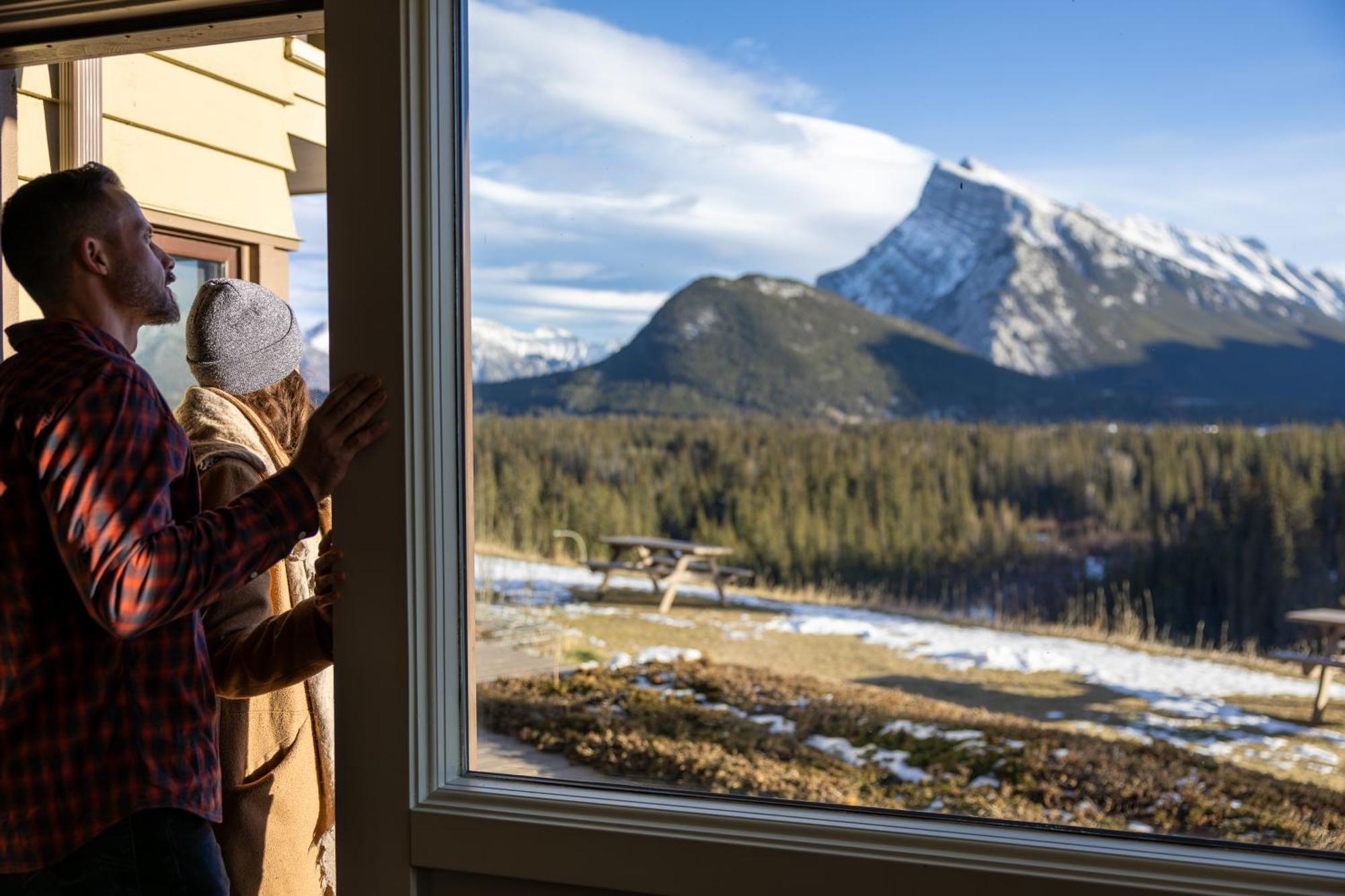 The Juniper Hotel & Bistro Banff Exterior photo