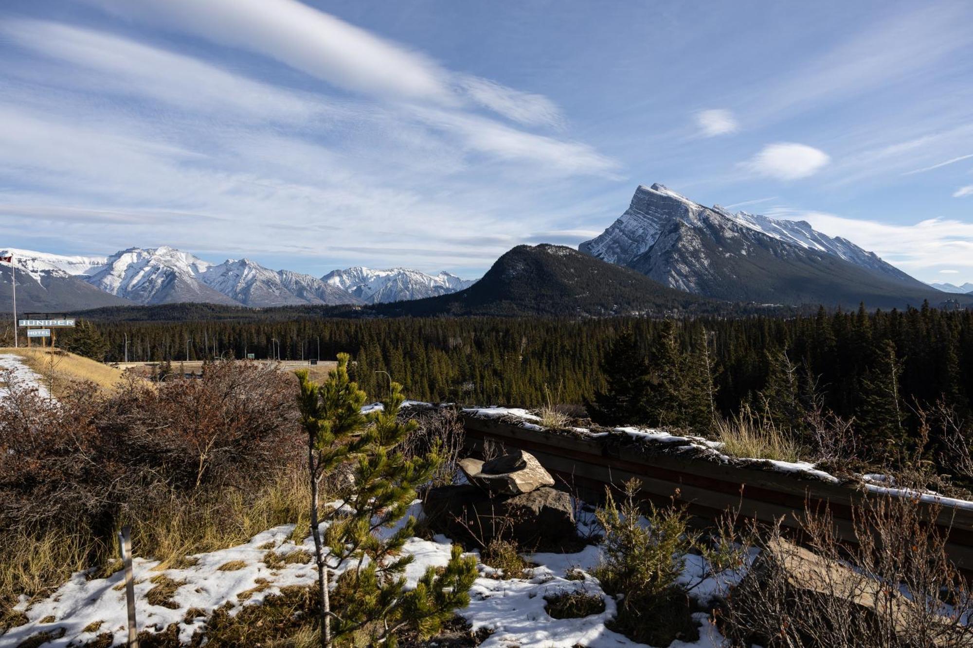 The Juniper Hotel & Bistro Banff Exterior photo