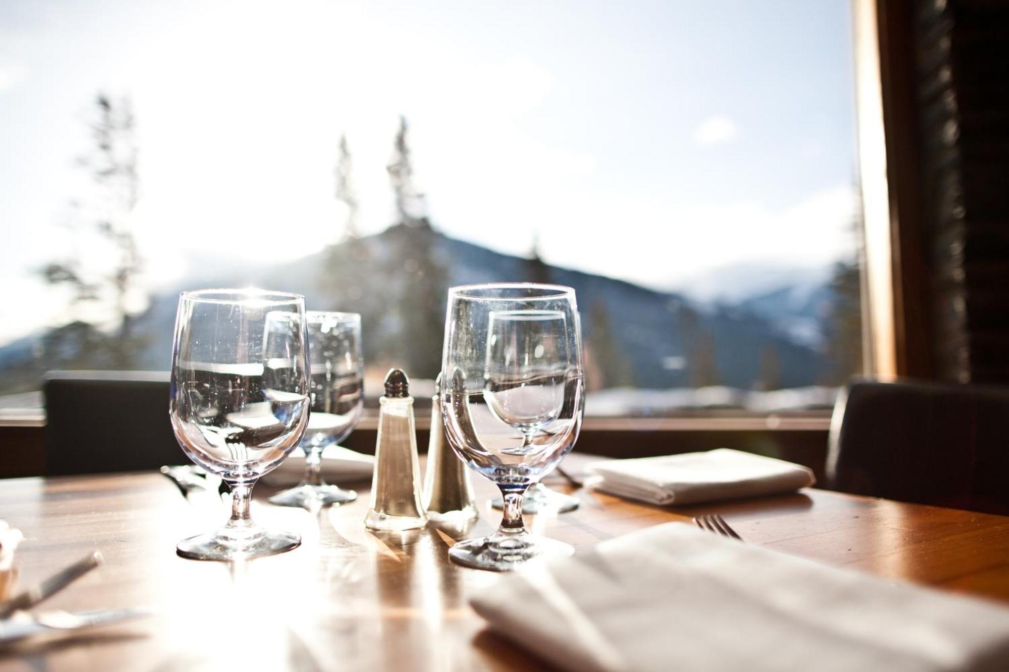 The Juniper Hotel & Bistro Banff Exterior photo